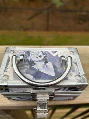 Merlyn Monroe small jewerly chest